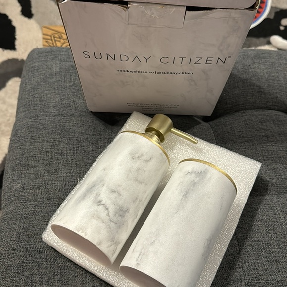 White Marble Glimmery Bath Set - Picture 3 of 4